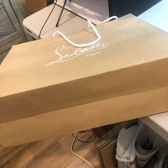 Christian Louboutin shopping bag. 💯 authentic - Picture 3 of 6